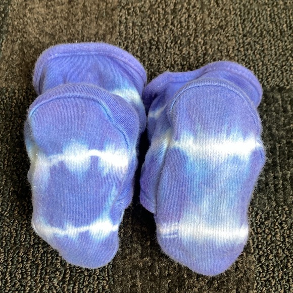 2 Pair Vintage Tie Dye Cotton Baby Booties NEWBORN UNISEX 90's Y2K - Picture 7 of 9